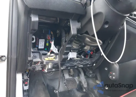 2024 Fiat 500E Inspi(Red) Fwd из США, поврежденный, VIN ZFAFFAA40RX210061